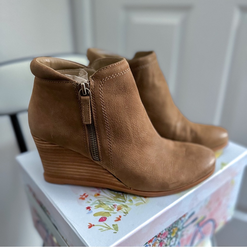 Crown Vintage Christa Booties